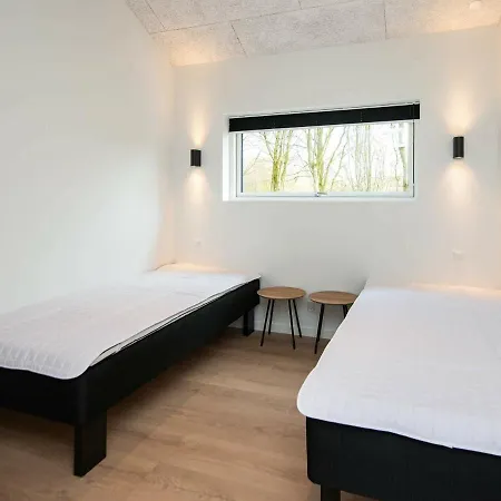 Holiday Xvii Tatil Evi *